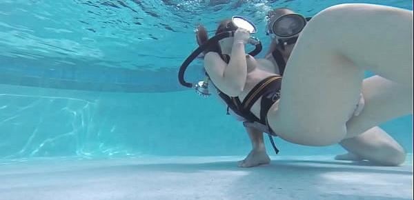  Minnie Manga takes dick underwater
